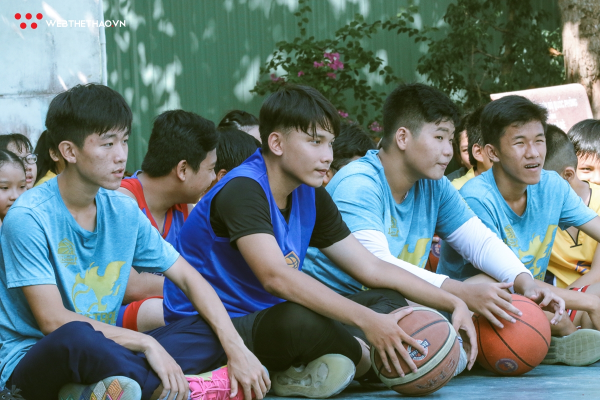 Huyền thoại bóng rổ Chong Paul cùng Học viện YourLife hăng say truyền lửa cho thế hệ mới